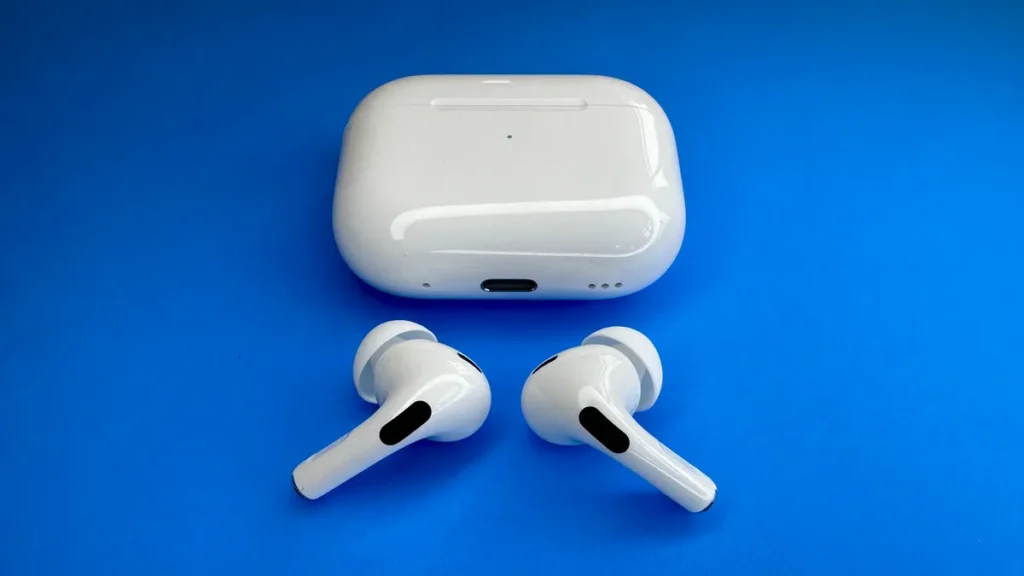 Top earbuds of 2024, including Sony WF-1000XM5 and Apple AirPods Pro 3, delivering high-quality audio and advanced noise cancellation.